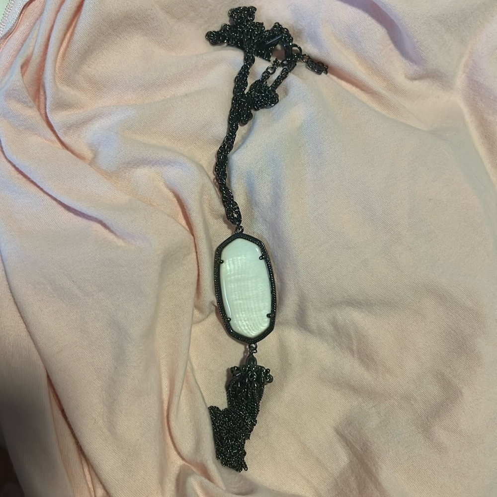 Black and whitete Kendra Scott long necklace